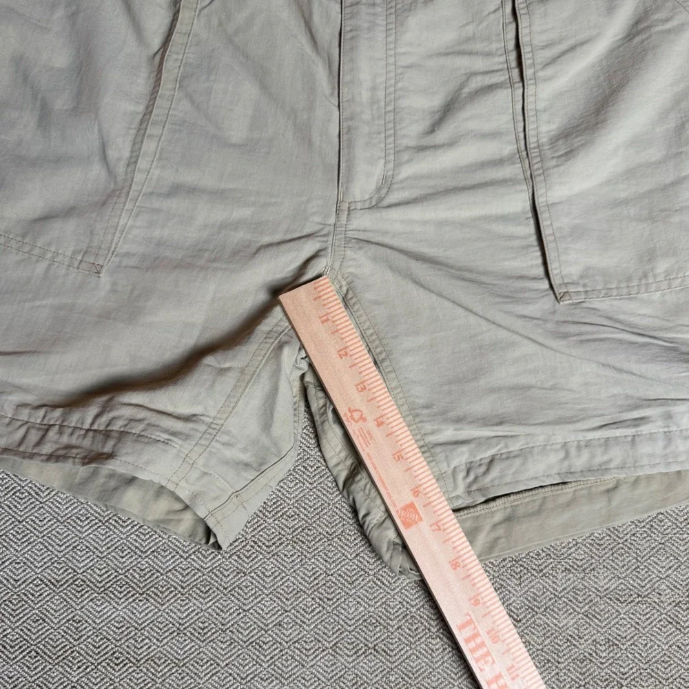 The North Face Khaki Nylon Hiking Shorts Relaxed Fit Pockets Mens‎ XL